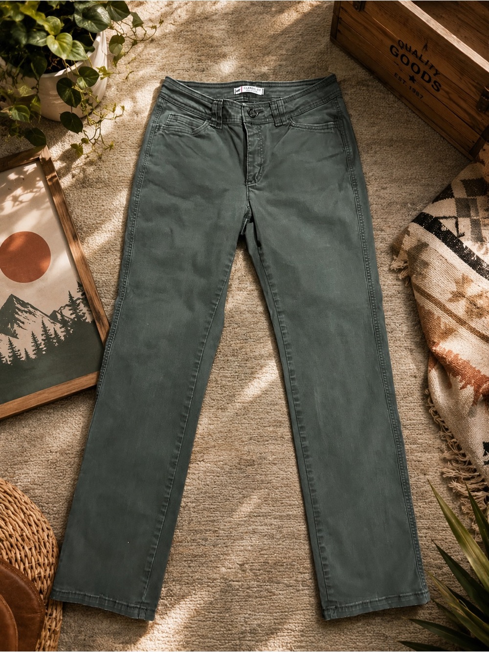 Lee Classic Fit Straight Leg Olive Green Pants Size 4 Medium